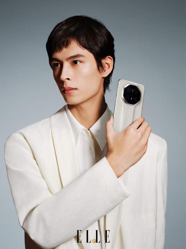 设计只服华为Mate 70 RS 非凡大师九游会j9登陆手机ID的雅奢经典！论超